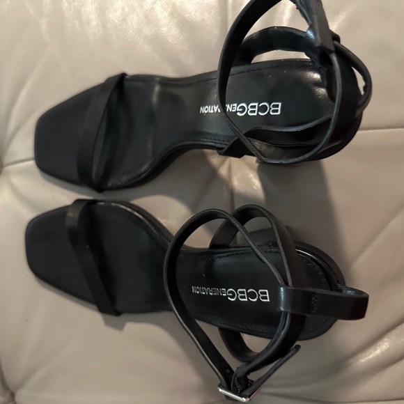 BCBG Generation black strappy heels size 7.5 - Picture 2 of 5